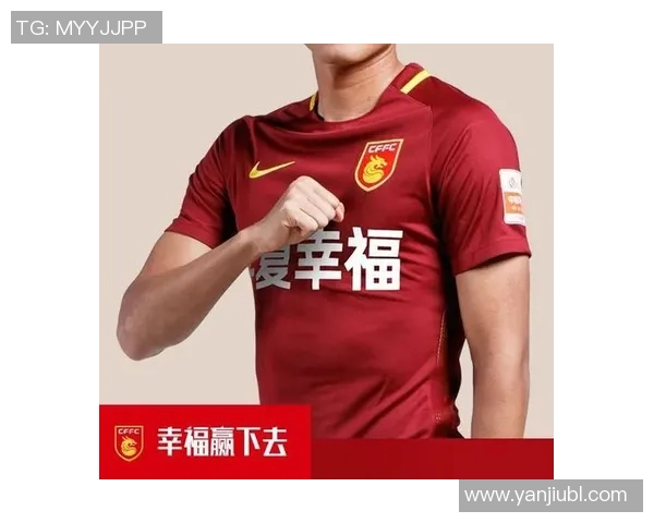 红色足球明星头像女孩展现青春活力与运动魅力的完美结合